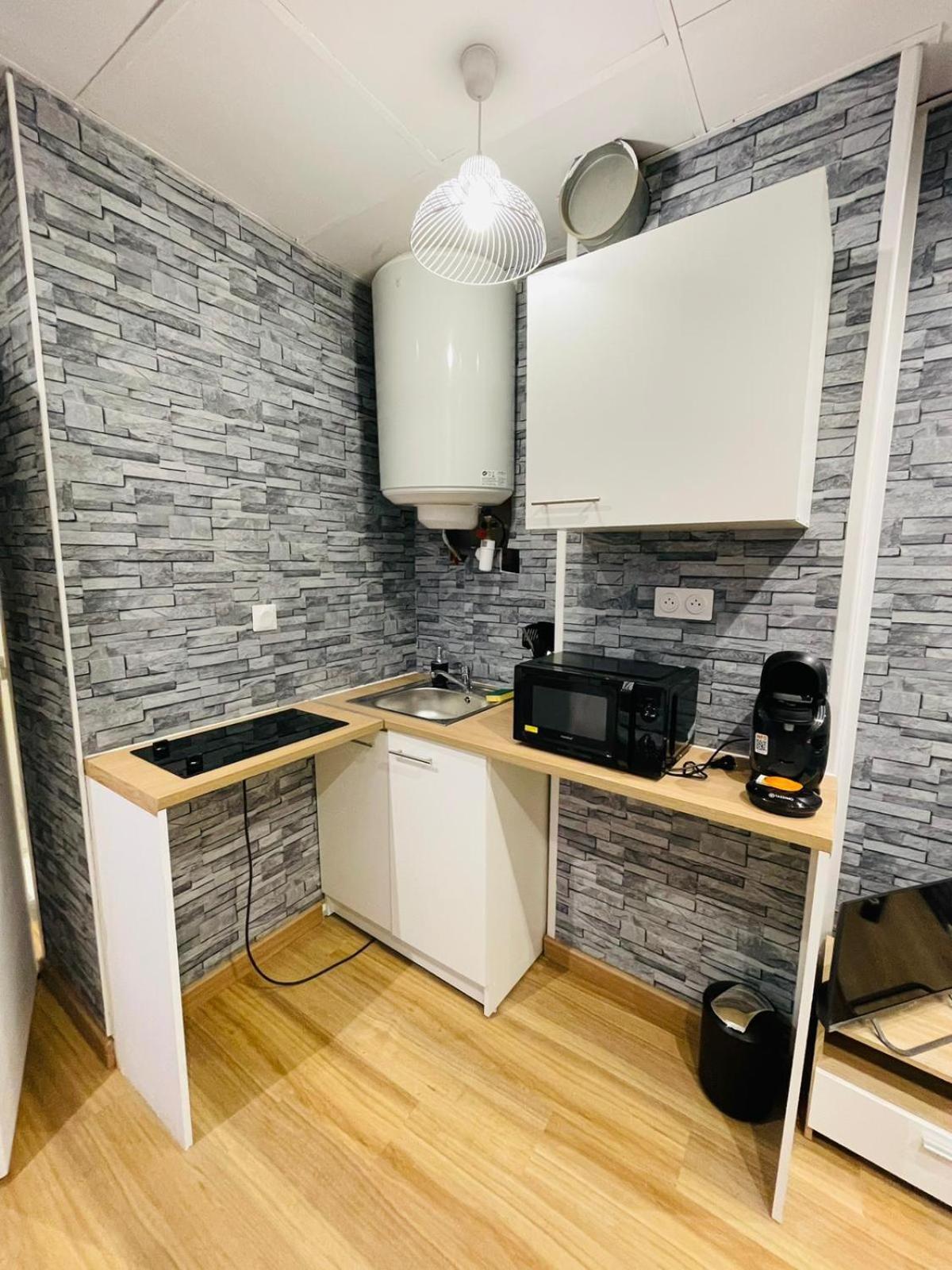 Studio Confortable- Disneyland Paris - Val D Europe - Plein Centre Ville Meaux - 2 Pers ภายนอก รูปภาพ